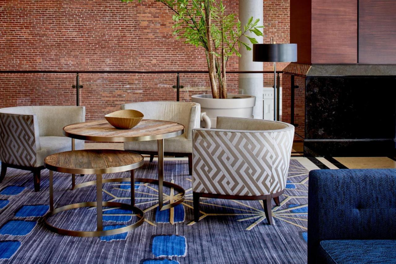 Lancaster Marriott At Penn Square Hotel Bagian luar foto