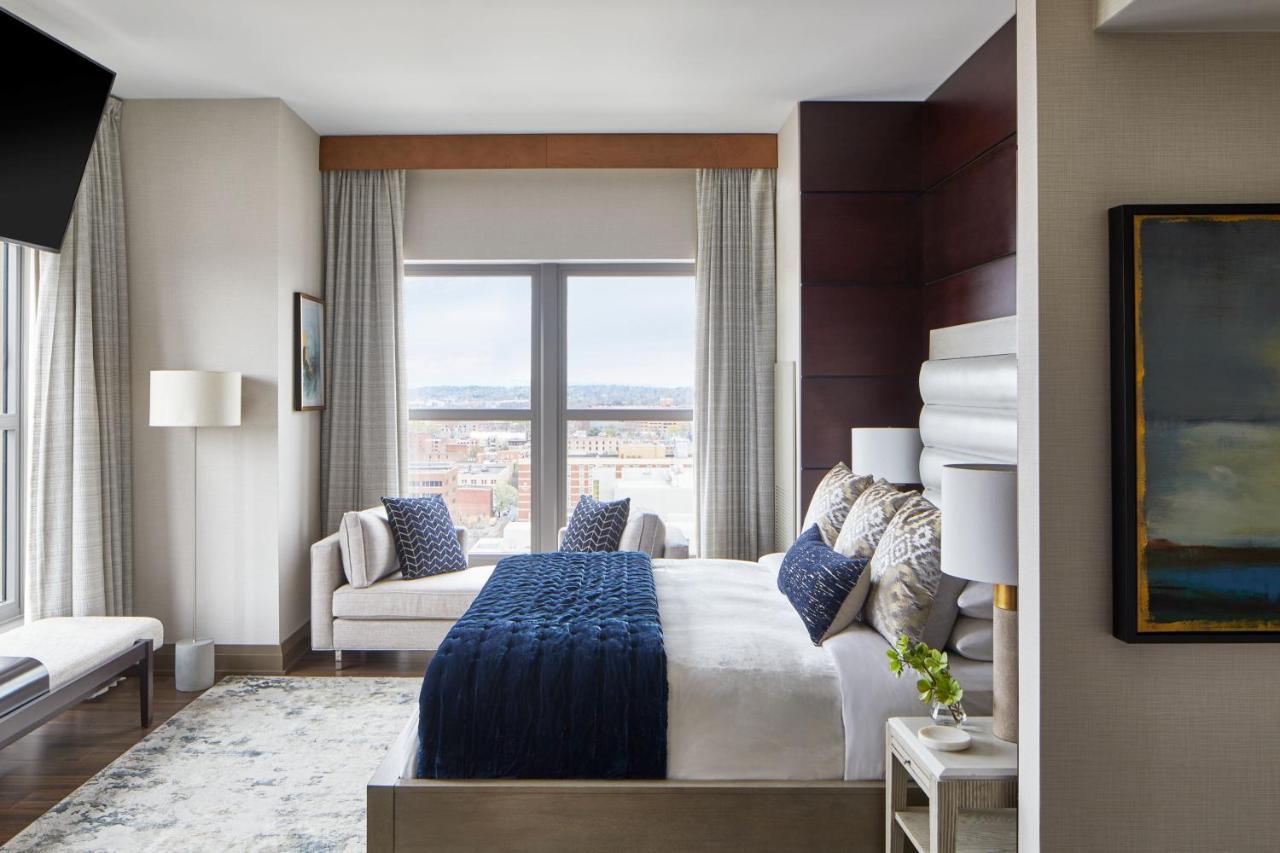 Lancaster Marriott At Penn Square Hotel Bagian luar foto