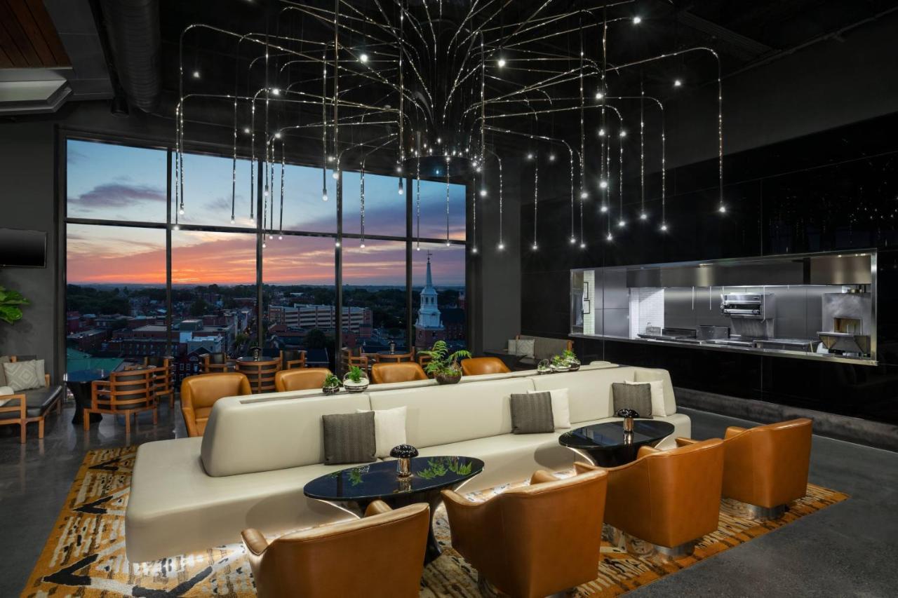 Lancaster Marriott At Penn Square Hotel Bagian luar foto