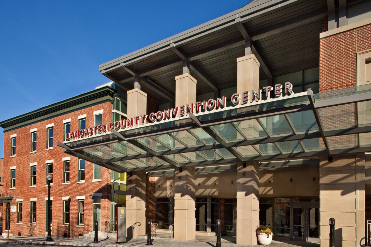 Lancaster Marriott At Penn Square Hotel Bagian luar foto
