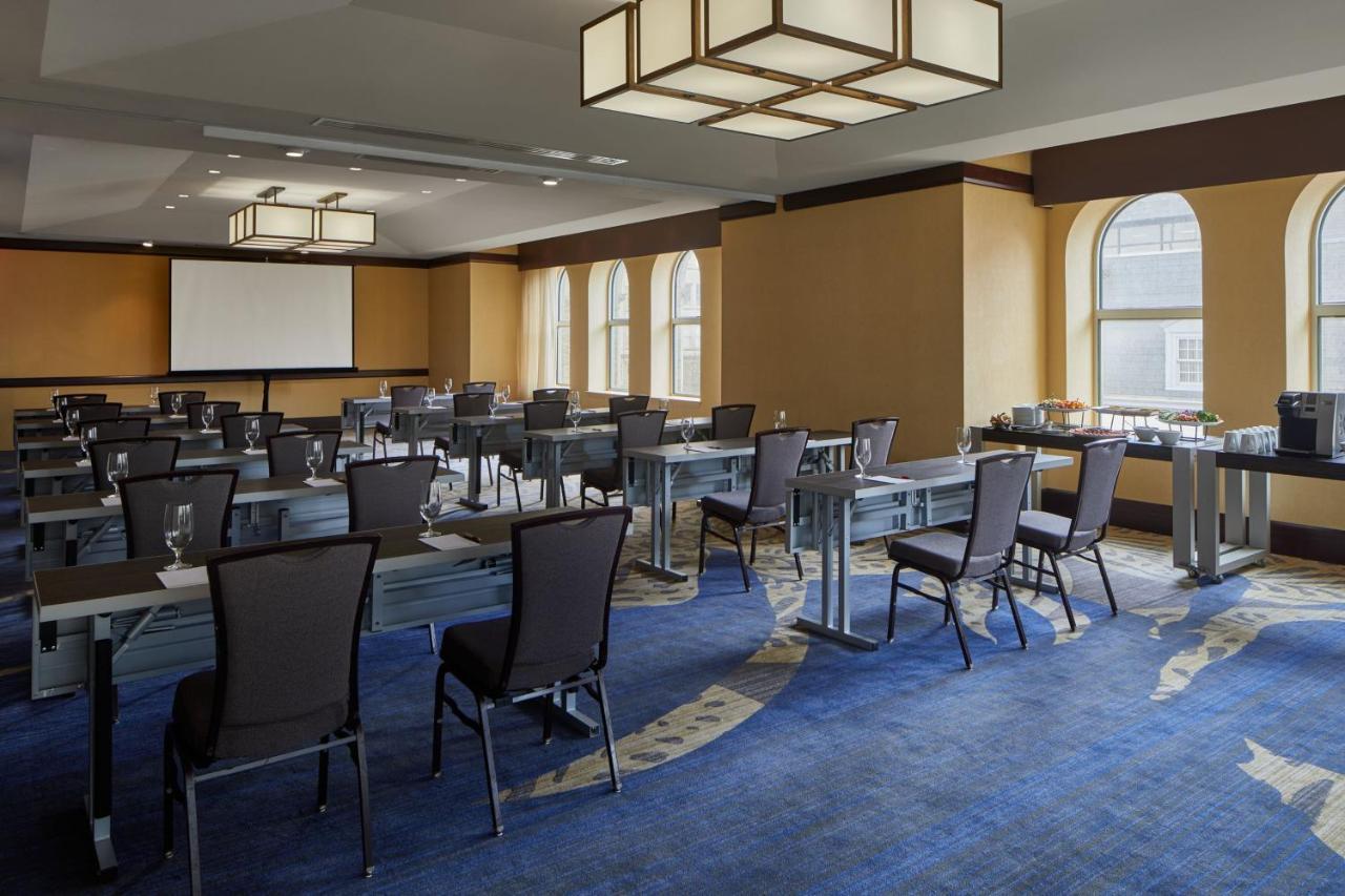 Lancaster Marriott At Penn Square Hotel Bagian luar foto