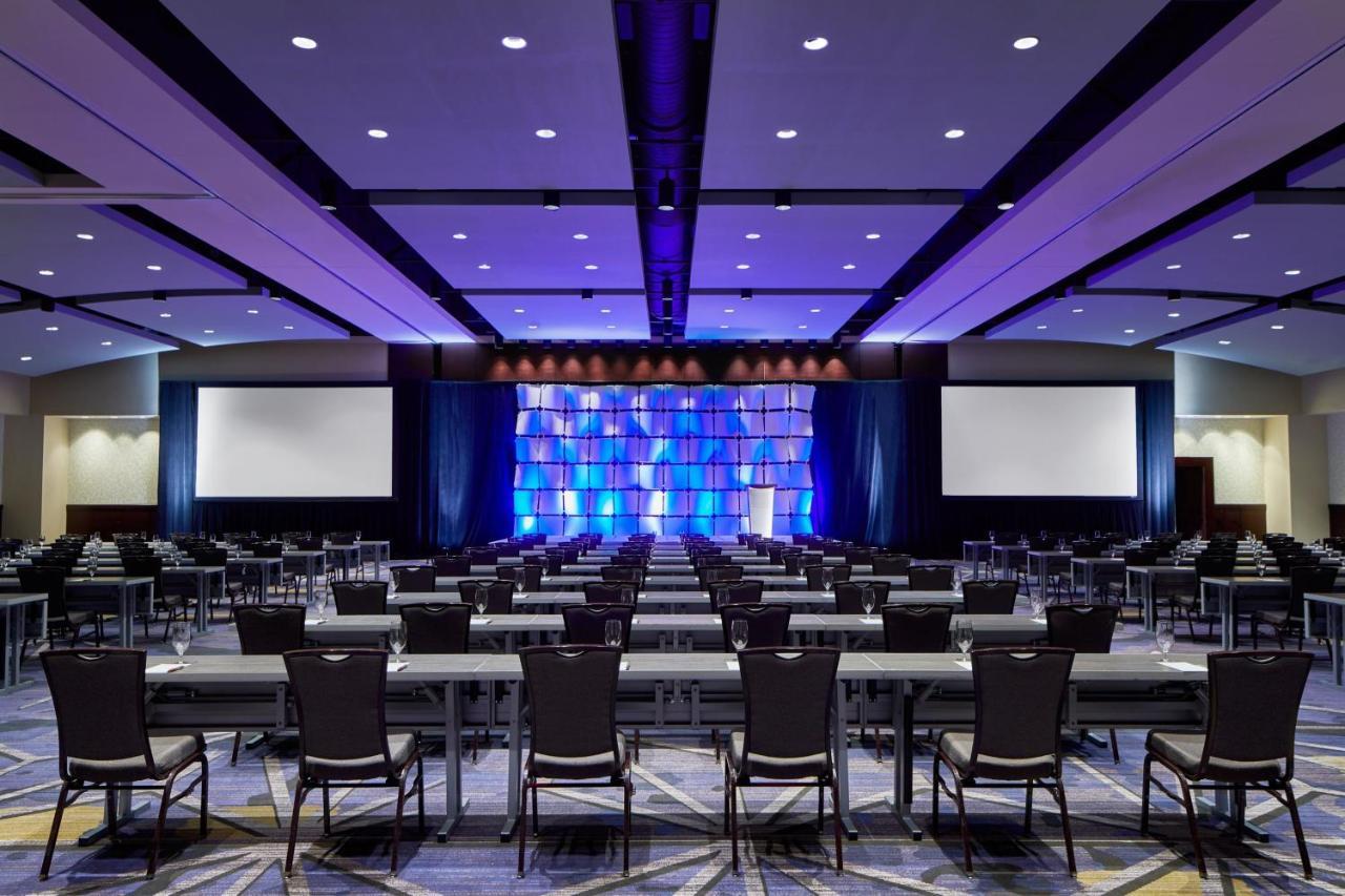 Lancaster Marriott At Penn Square Hotel Bagian luar foto
