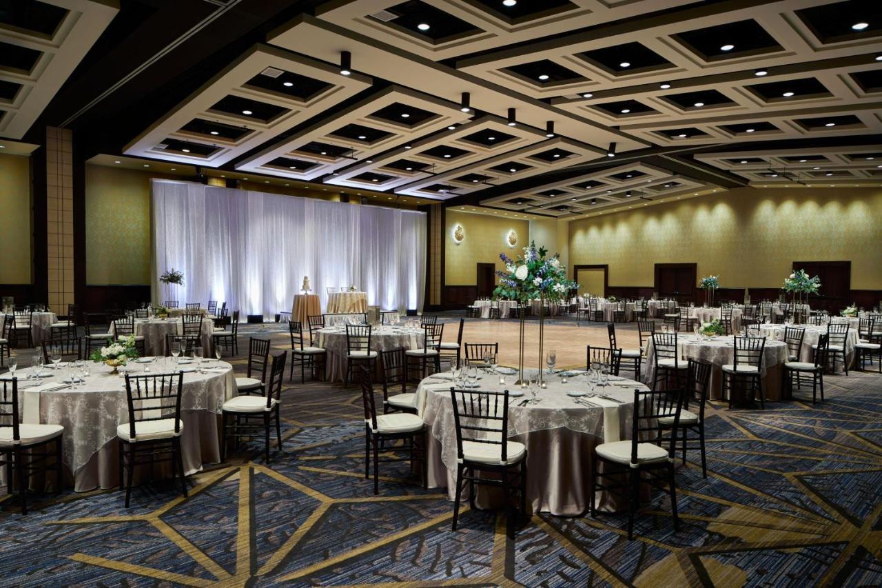 Lancaster Marriott At Penn Square Hotel Bagian luar foto