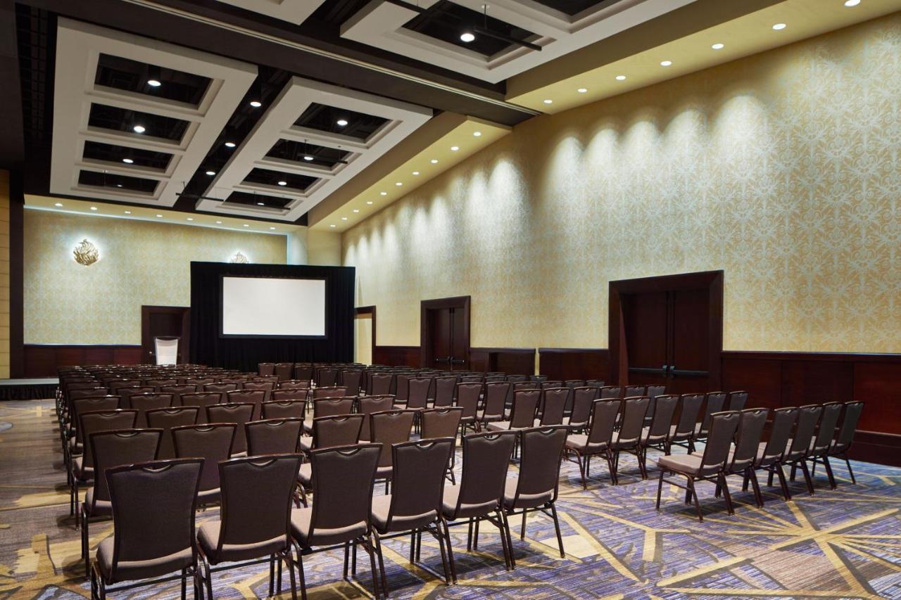 Lancaster Marriott At Penn Square Hotel Bagian luar foto