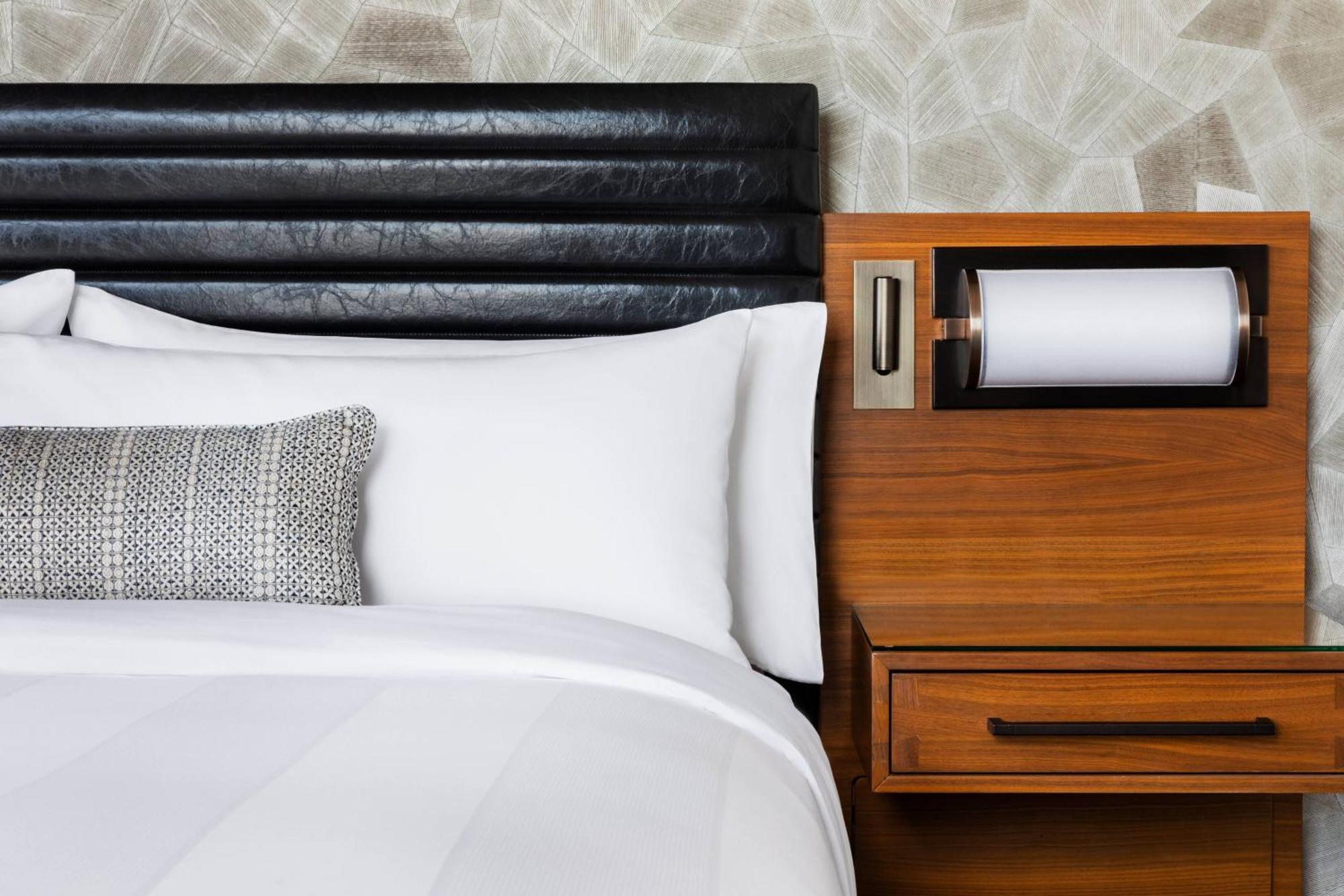 Lancaster Marriott At Penn Square Hotel Bagian luar foto