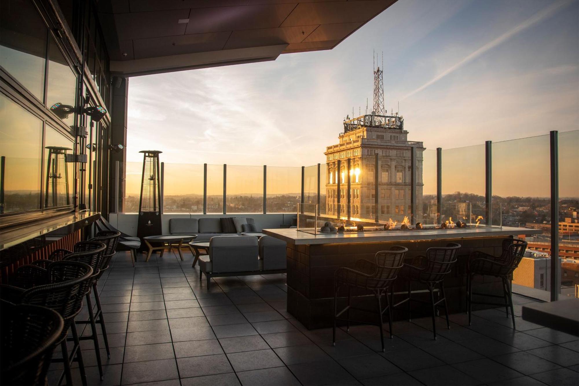 Lancaster Marriott At Penn Square Hotel Bagian luar foto