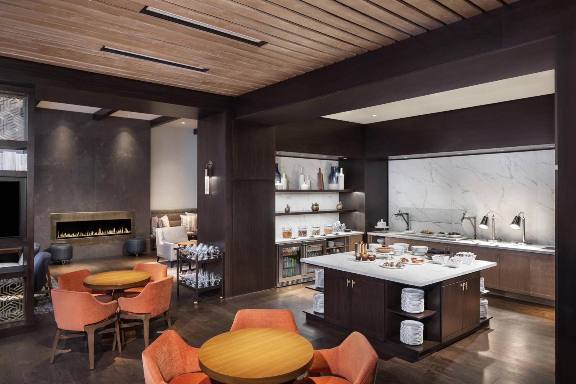 Lancaster Marriott At Penn Square Hotel Bagian luar foto